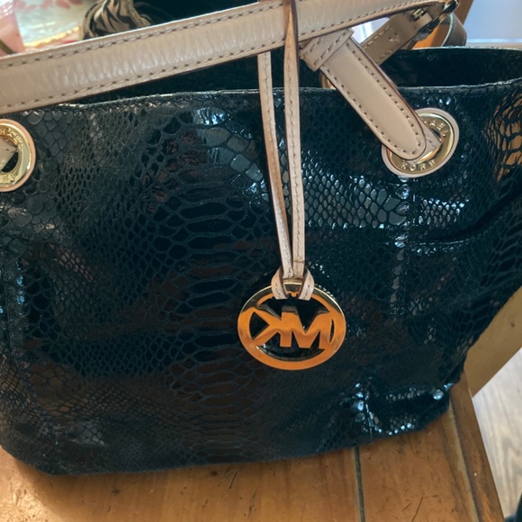 Michael Kors Tote Bag Black Canvas BUNDLE  Michael Kors Black Snak tote - Picture 4 of 4